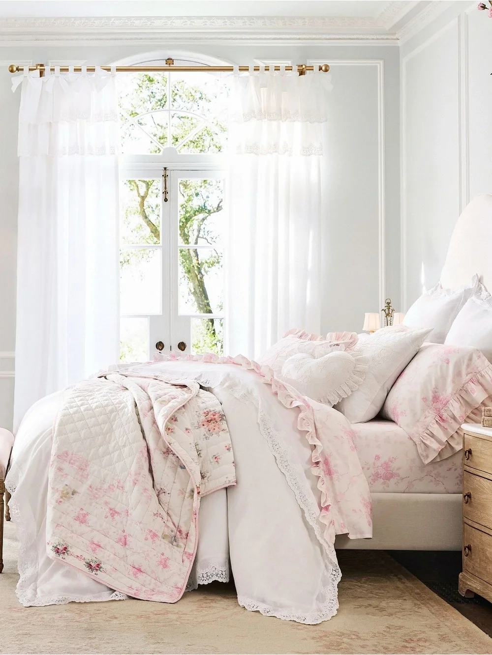 NWT Pottery Barn LoveShackFancy Pink La Vie en Rose Ruffle Sheet Set Queen